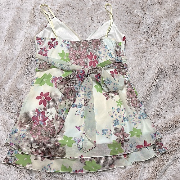 Floral sleeveless top - Picture 8 of 9